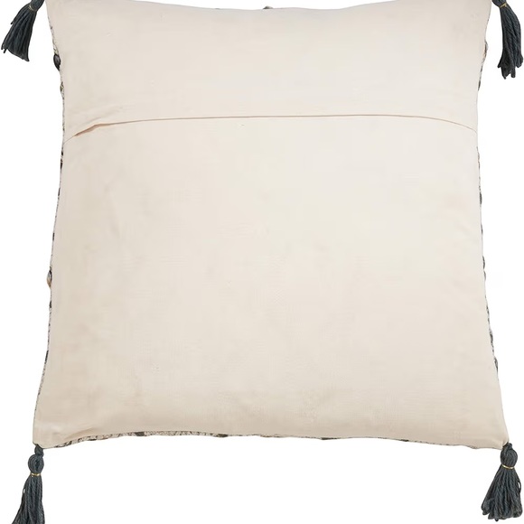 SARO LIFESTYLE Lauren Collection Block Print Embroidered PillowTasseled Corners - Picture 5 of 8